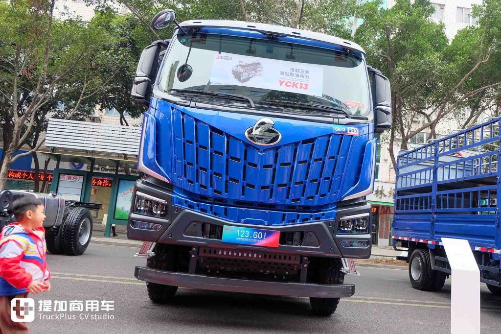 专为高原自卸工况打造？600马力+平地板驾驶室，这款乘龙HK自卸车实力太强悍了！