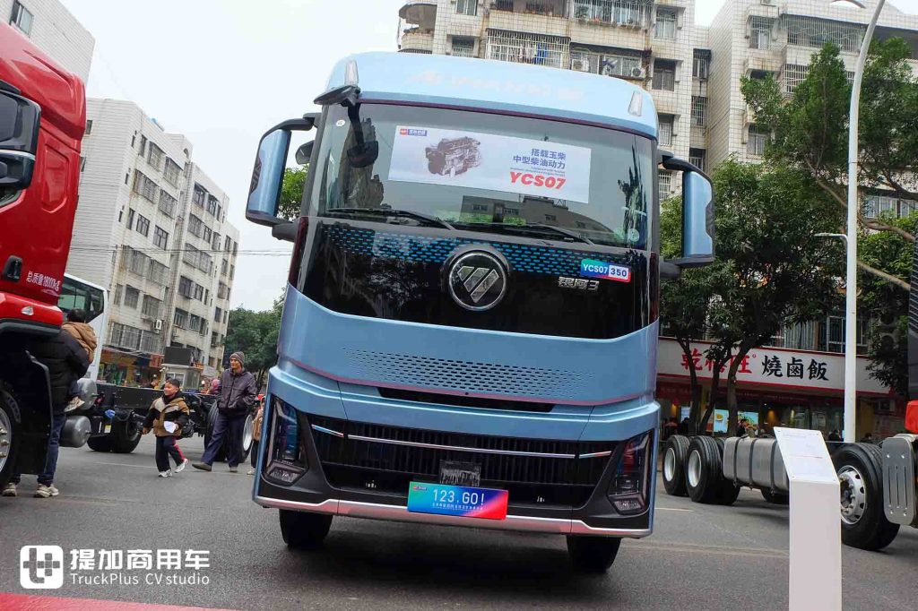 柴油动力扎实，飞轮增程动力更抢眼！玉柴2026合作伙伴大会现场还有哪些重卡车型？