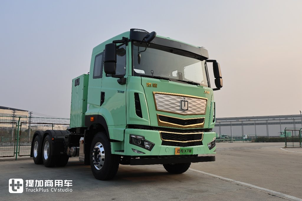 又有车企停止油车业务！汉马科技转型新能源首款力作—远程X7M 1200度液态新能源重卡实拍