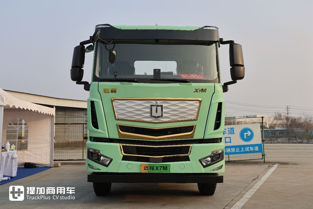 又有车企停止油车业务！汉马科技转型新能源首款力作—远程X7M 1200度液态新能源重卡实拍