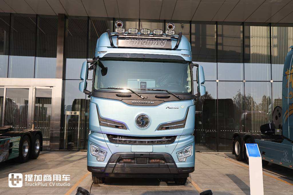 陕汽德龙X6000复合版 - 第2张 - 提加商用车网 陕汽德龙X6000也有复合版了,还是720马力燃气车型,外观也配更好看的改装件了!