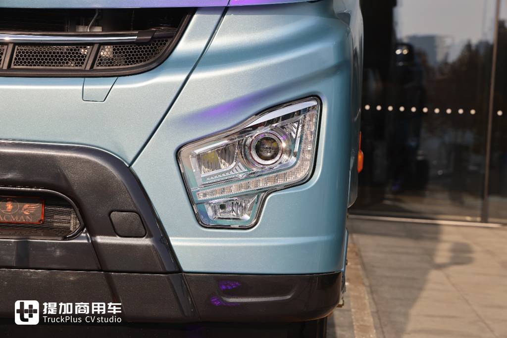 陕汽德龙X6000复合版 - 第6张 - 提加商用车网 陕汽德龙X6000也有复合版了,还是720马力燃气车型,外观也配更好看的改装件了!