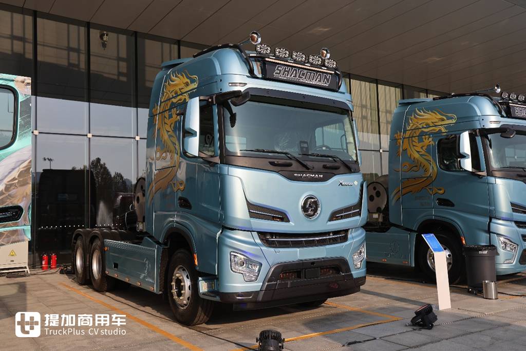 陕汽德龙X6000复合版 - 第17张 - 提加商用车网 陕汽德龙X6000也有复合版了,还是720马力燃气车型,外观也配更好看的改装件了!