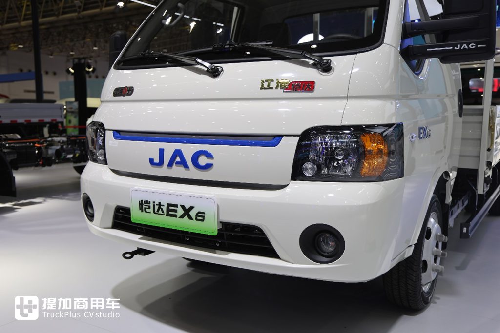 行业首款能换电的小卡来袭，江淮恺达EX6换电版实力几何？实拍带你好好看看