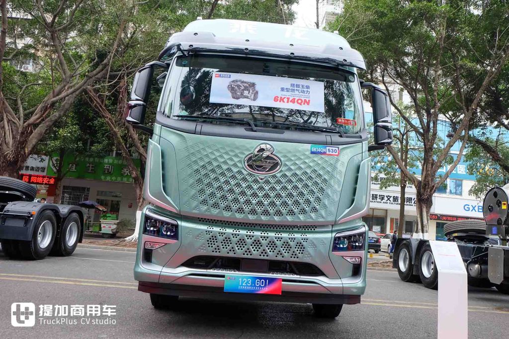 玉柴的燃气机也这么给力？乘龙、欧曼等品牌都在用，带你看玉柴年会上的燃气重卡阵容！