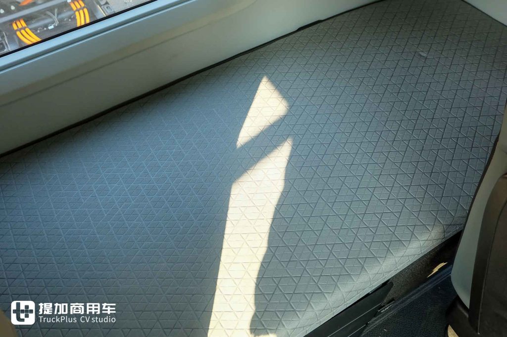 续航超2000KM的新能源重卡?远程星瀚H 2000度电液态新能源4×2牵引车来袭!