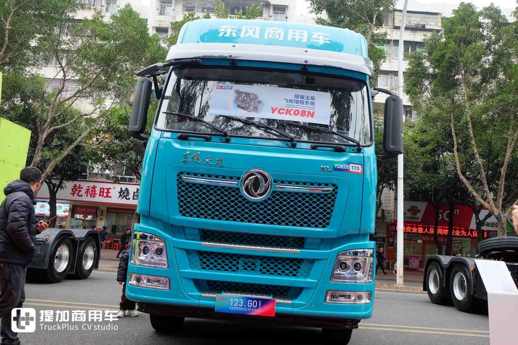 柴油动力扎实，飞轮增程动力更抢眼！玉柴2026合作伙伴大会现场还有哪些重卡车型？