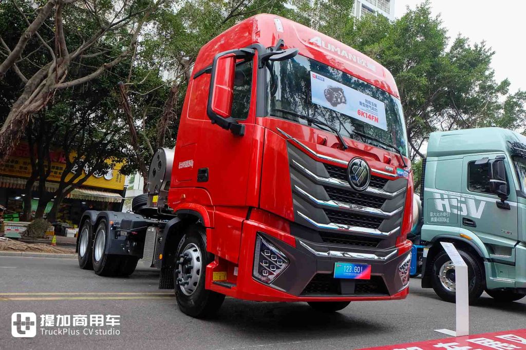 玉柴的燃气机也这么给力？乘龙、欧曼等品牌都在用，带你看玉柴年会上的燃气重卡阵容！