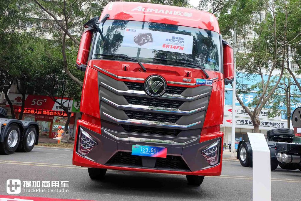玉柴的燃气机也这么给力？乘龙、欧曼等品牌都在用，带你看玉柴年会上的燃气重卡阵容！