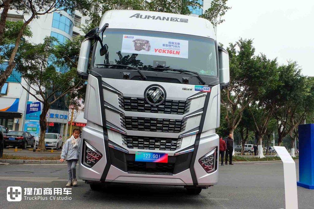 玉柴的燃气机也这么给力？乘龙、欧曼等品牌都在用，带你看玉柴年会上的燃气重卡阵容！