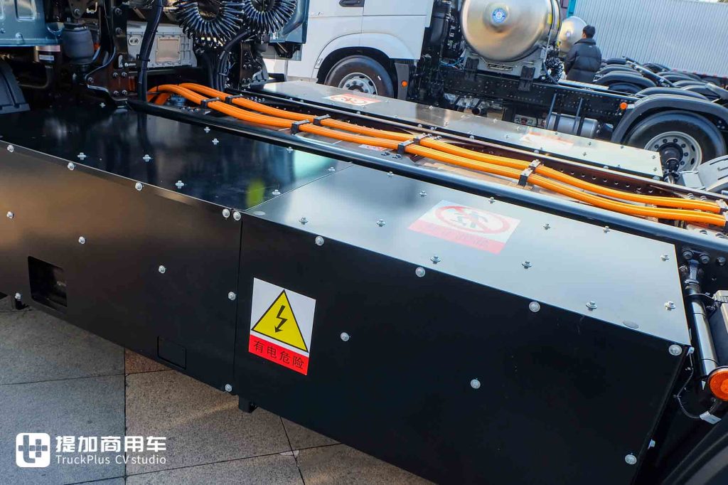 纯电平台+480KM续航，专为资源运输打造！北京重卡蓝梦7纯电动牵引车实力几何？