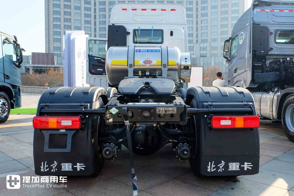 同马力同价格,省钱还省心?北京重卡i追梦混动重卡来袭,实拍带你看实力几何