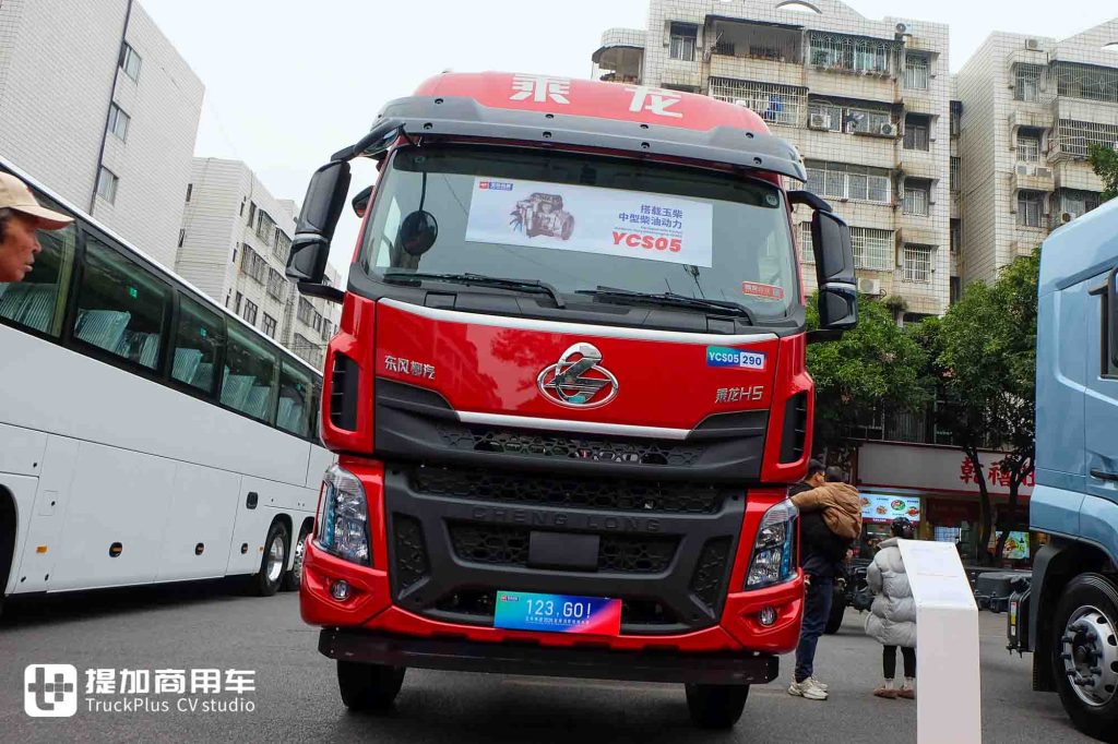柴油动力扎实，飞轮增程动力更抢眼！玉柴2026合作伙伴大会现场还有哪些重卡车型？