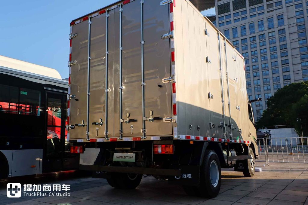 续航超1500公里的新能源轻卡来袭,还有智慧生活舱,远程星智TXM液态新能源轻卡实拍!