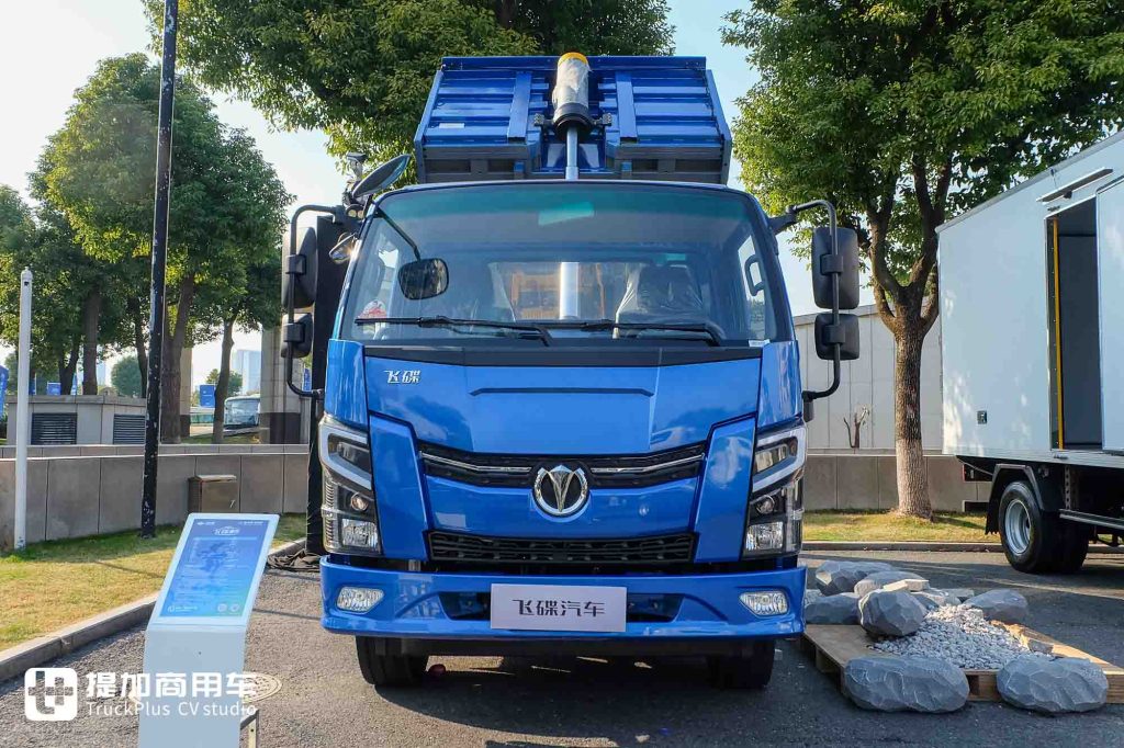 极限承载能力突出，还有1830MM宽体舒适驾驶室？飞碟金牛X5小自卸车实拍