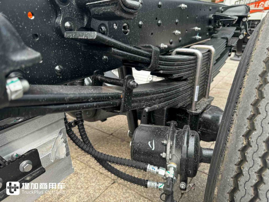 续航无忧，城配新选！亿纬140度电+2C快充，江淮新能源EV9轻卡评测