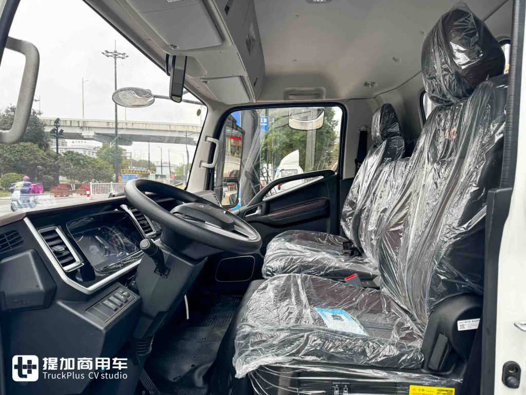 续航无忧，城配新选！亿纬140度电+2C快充，江淮新能源EV9轻卡评测