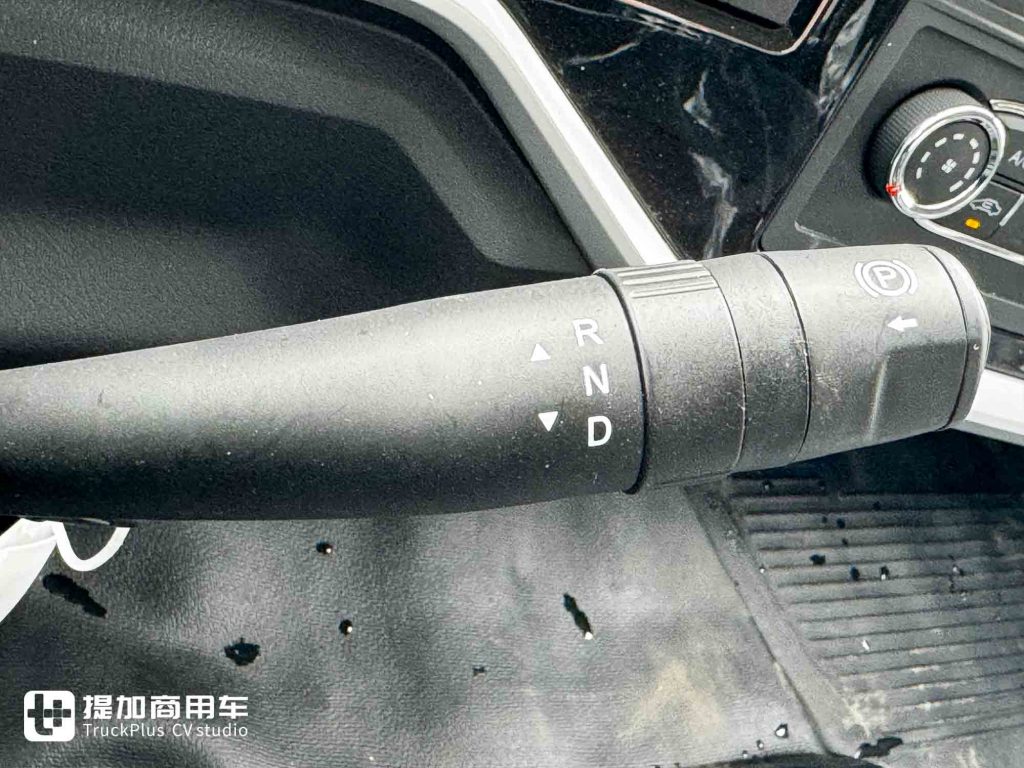 续航无忧，城配新选！亿纬140度电+2C快充，江淮新能源EV9轻卡评测