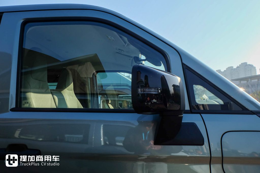 超充长续航，能拉多赚的超能Van？远程星享V8E明窗版实拍评测