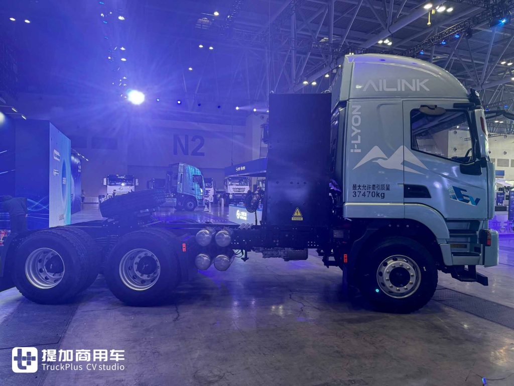 新能源赛道涅槃重生！重磅发布第三代新能源重卡，深度解析上汽红岩i·杰狮的硬核实力
