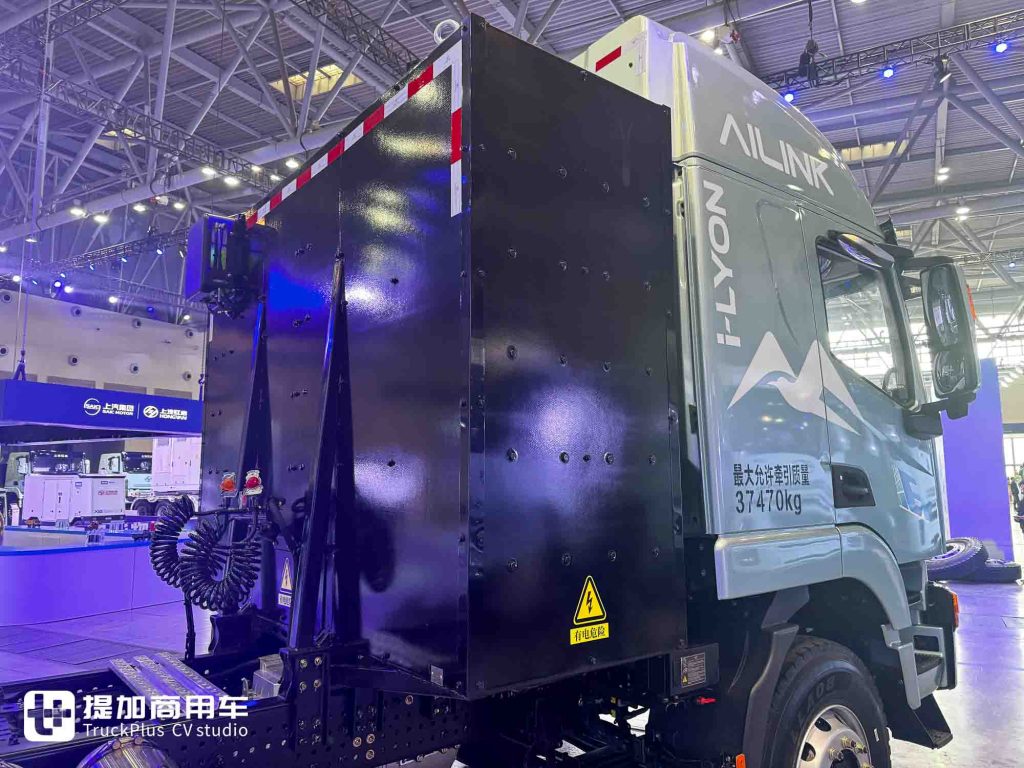 新能源赛道涅槃重生！重磅发布第三代新能源重卡，深度解析上汽红岩i·杰狮的硬核实力