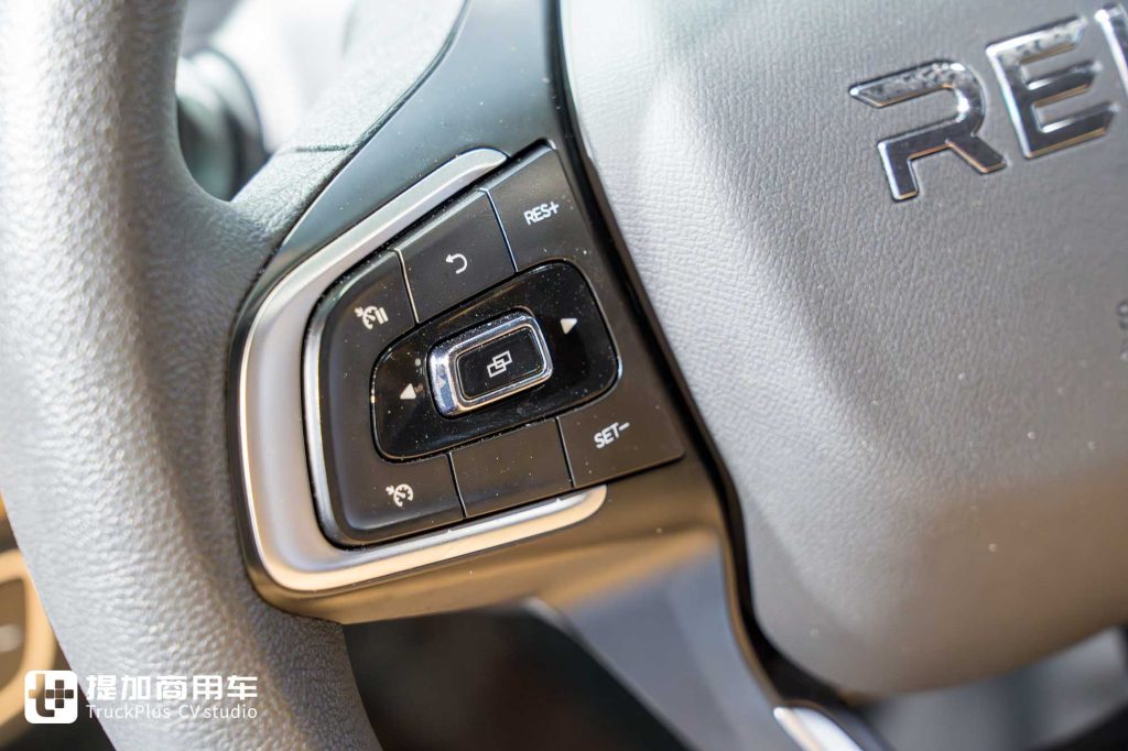 能拉重活、能跑烂路，还有超大功率外放电？奇瑞商用车威麟R08 EV纯电皮卡实拍