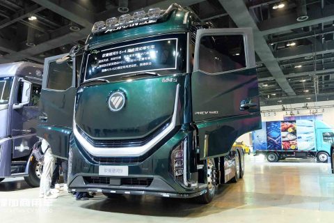 920匹大马力，超低能耗+生活舱化驾驶室！欧曼银河9插电混动牵引车实拍