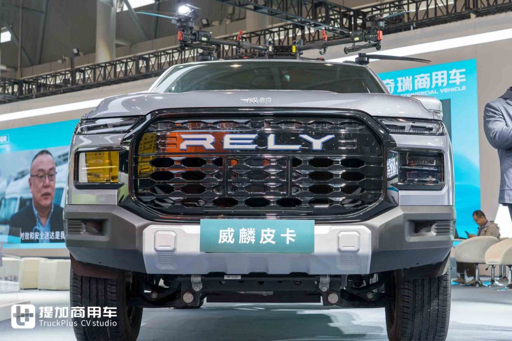 能拉重活、能跑烂路，还有超大功率外放电？奇瑞商用车威麟R08 EV纯电皮卡实拍