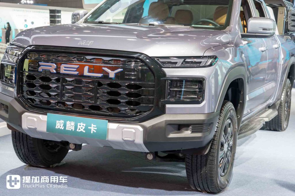 能拉重活、能跑烂路，还有超大功率外放电？奇瑞商用车威麟R08 EV纯电皮卡实拍