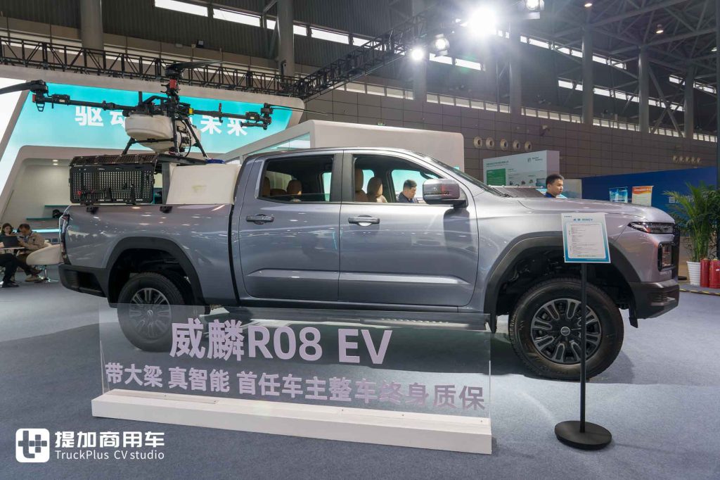 能拉重活、能跑烂路，还有超大功率外放电？奇瑞商用车威麟R08 EV纯电皮卡实拍