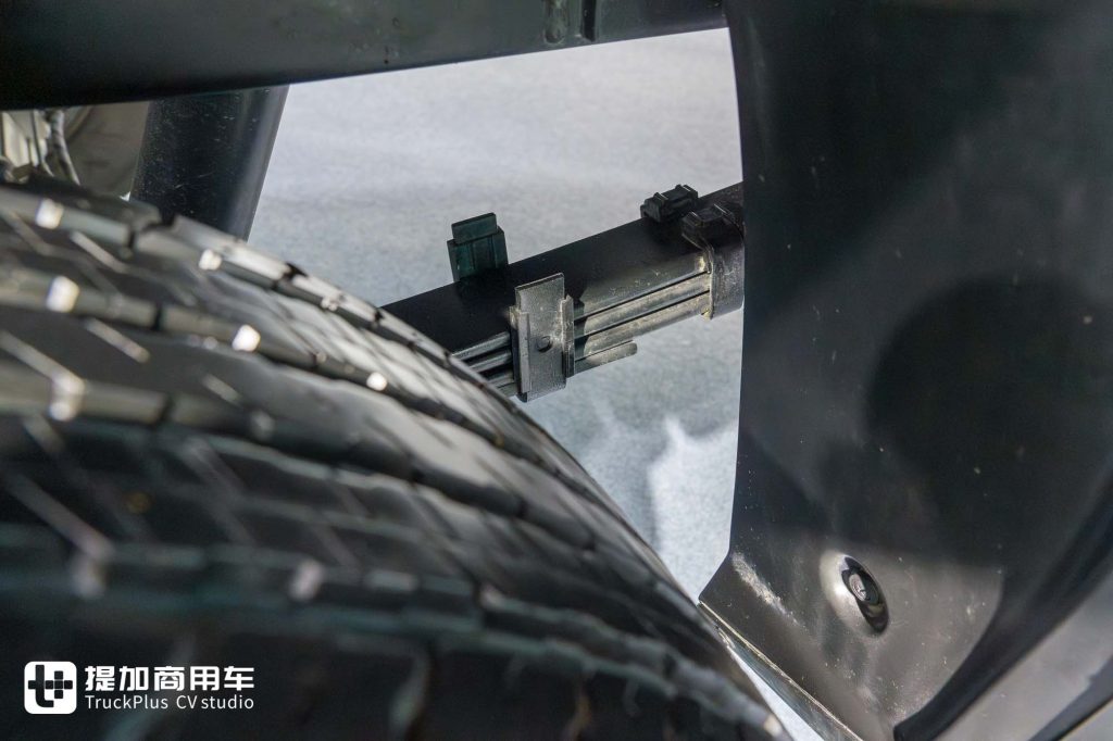 能拉重活、能跑烂路，还有超大功率外放电？奇瑞商用车威麟R08 EV纯电皮卡实拍