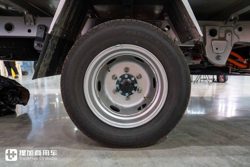 3米8货箱+410km续航+2C快充：菱势黄金大卡欲开启新能源小卡“全能时代”？