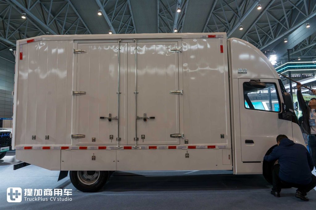 重新定义新能源轻卡！再次亮相2026合肥新能源商用车展，江淮坤鹏ET9实拍