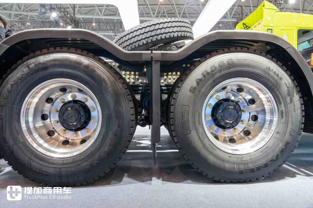 号称“500KM运距内新能源重卡最佳选择”？联合重卡电凤凰纯电牵引车实拍