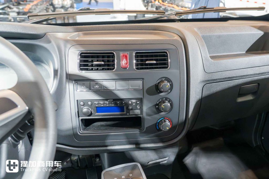 82度电+320km真续航！江淮恺达EX6小卡凭实力定义“多拉快跑”