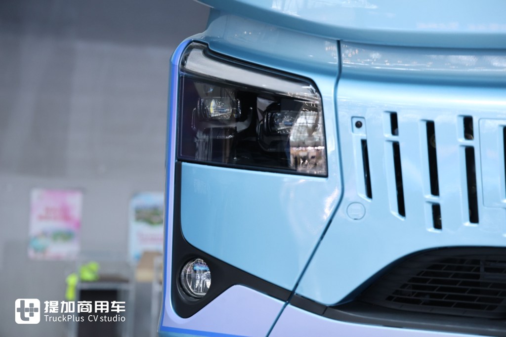 近千匹马力、每公里低至1度电!乘龙翼威5超能版深度解析 - 第5张 - 提加商用车网 近千匹马力、每公里低至1度电!乘龙翼威5超能版深度解析