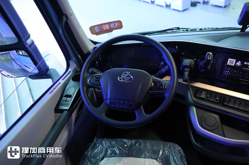 近千匹马力、每公里低至1度电!乘龙翼威5超能版深度解析 - 第12张 - 提加商用车网 近千匹马力、每公里低至1度电!乘龙翼威5超能版深度解析