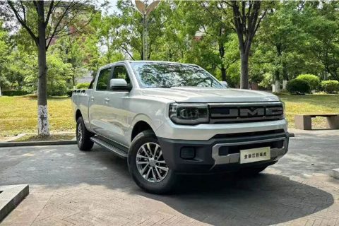既要拉货又要顾家,10万级皮卡这道难题江铃全新域虎怎么解