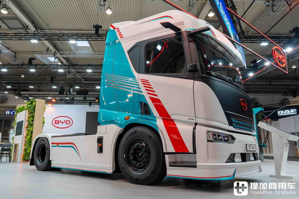 2026IAA：千匹电驱+兆瓦超充，还有五星安全！比亚迪 ETT 44纯电动牵引车全球首发全解析
