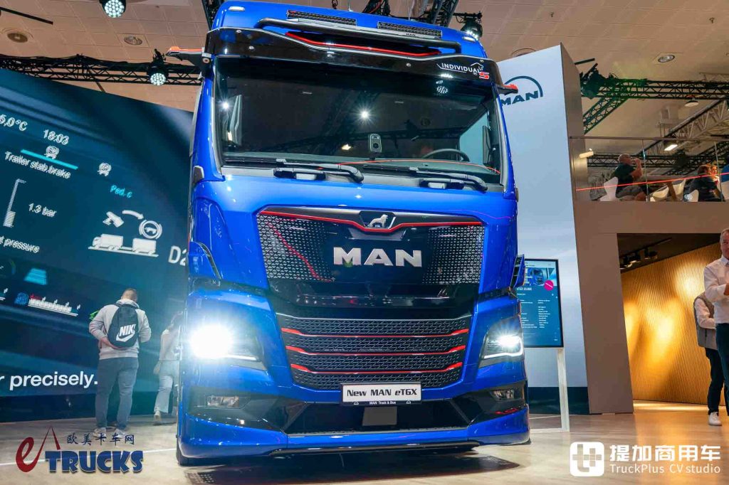 2026IAA：续航720公里！前脸加长12厘米，还带OK窗？曼恩新款eTGX电动重卡深度实拍评测