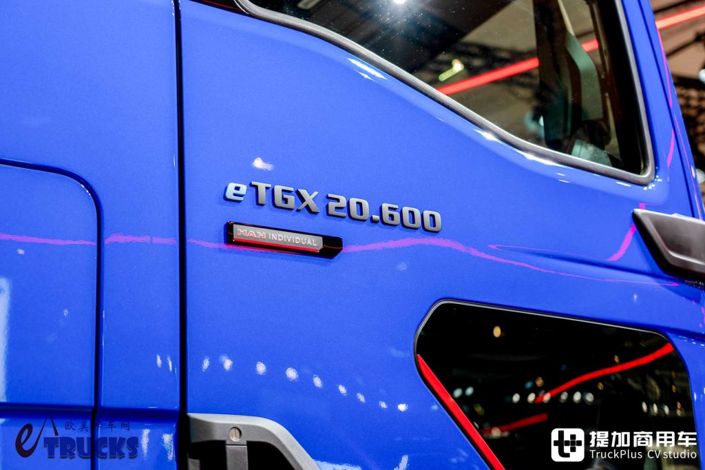 2026IAA：续航720公里！前脸加长12厘米，还带OK窗？曼恩新款eTGX电动重卡深度实拍评测