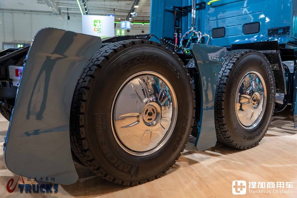 2026IAA：房车级超大生活舱，欧洲血统的美国卡车？沃尔沃VNL长头卡车深度实拍评测