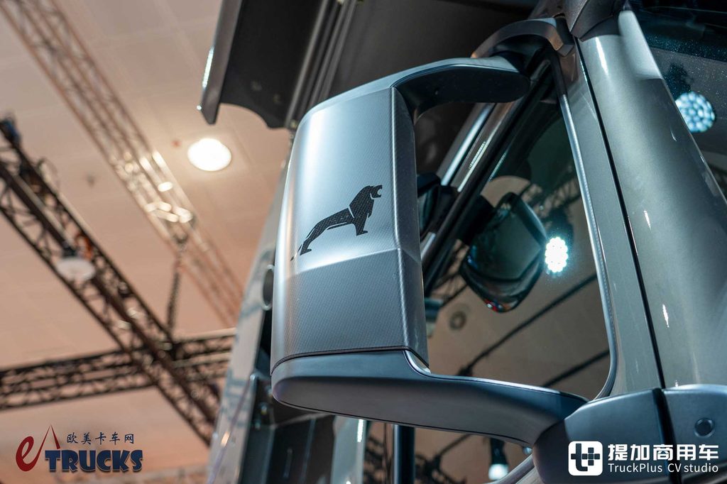 2026IAA:总重可达60吨!黑红定制套件加身,曼恩TGS 60.540矿用自卸车深度实拍评测