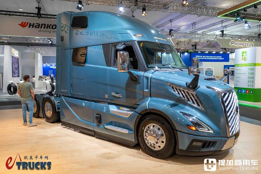 2026IAA：房车级超大生活舱，欧洲血统的美国卡车？沃尔沃VNL长头卡车深度实拍评测