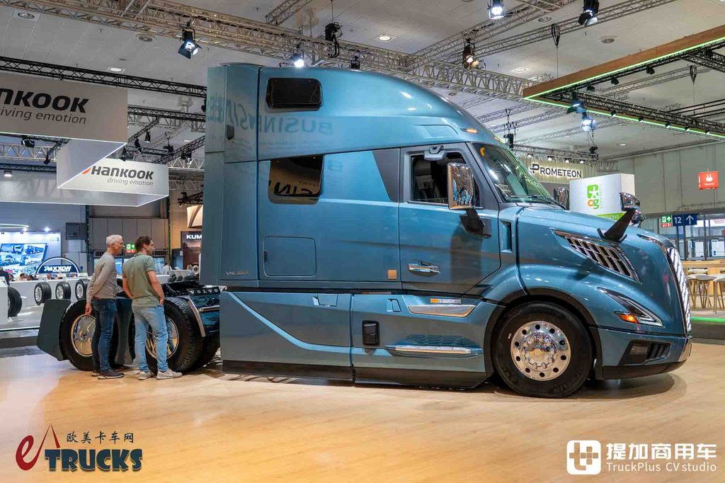 2026IAA：房车级超大生活舱，欧洲血统的美国卡车？沃尔沃VNL长头卡车深度实拍评测
