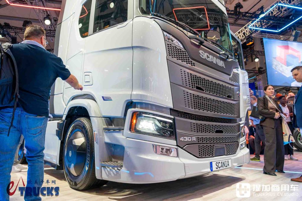 2026IAA：全新前脸、隐藏门把手，还有电子后视镜？斯堪尼亚新款Dynamic 430 R牵引车深度实拍评测
