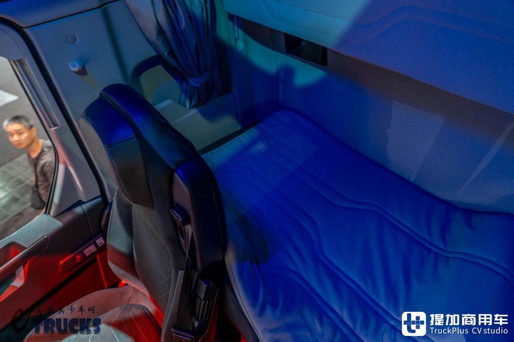 2026IAA：欧卡七雄我第八！欧洲最便宜的新卡车？福特F-MAX深度实拍评测
