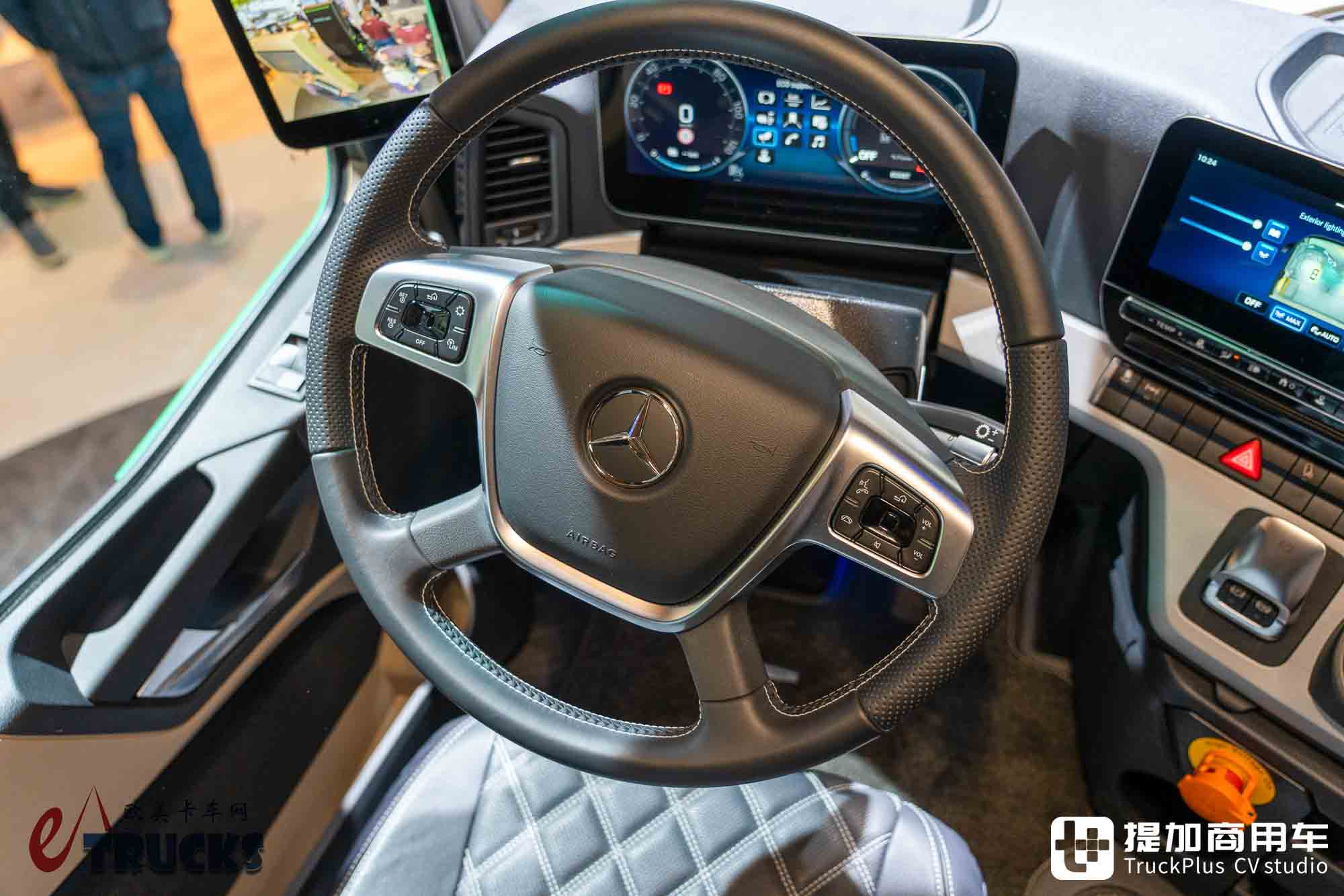 2026IAA:长途电动重卡也能玩低鞍座?奔驰eActros Lowliner牵引车深度实拍评测