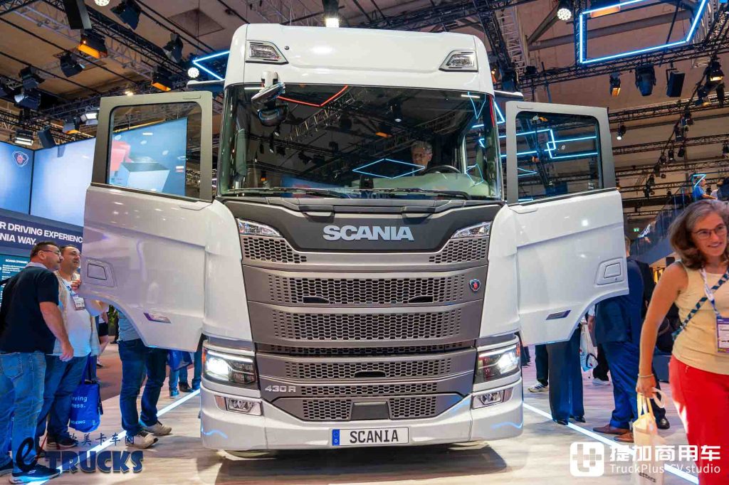 2026IAA：全新前脸、隐藏门把手，还有电子后视镜？斯堪尼亚新款Dynamic 430 R牵引车深度实拍评测