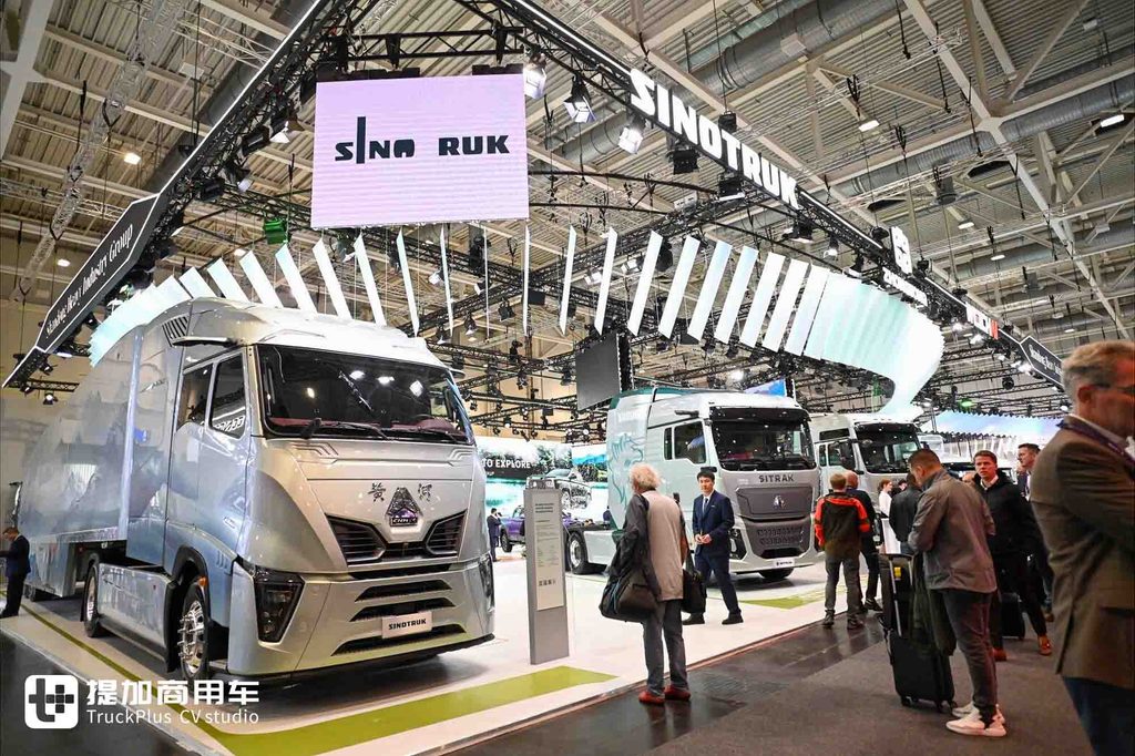 重汽、解放等“老牌”竞技,远程、比亚迪等“新人”突围,当“中国卡车”遇上“欧洲主场”,2026汉诺威商用车展中国卡车力量盘点!